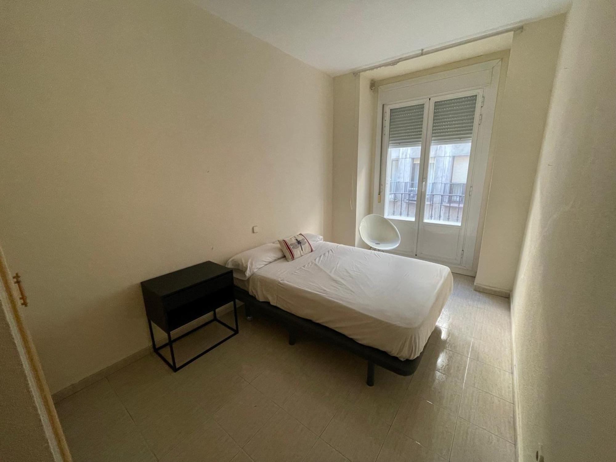 Casa Tadeo Gran Via Hotel Мадрид Екстериор снимка